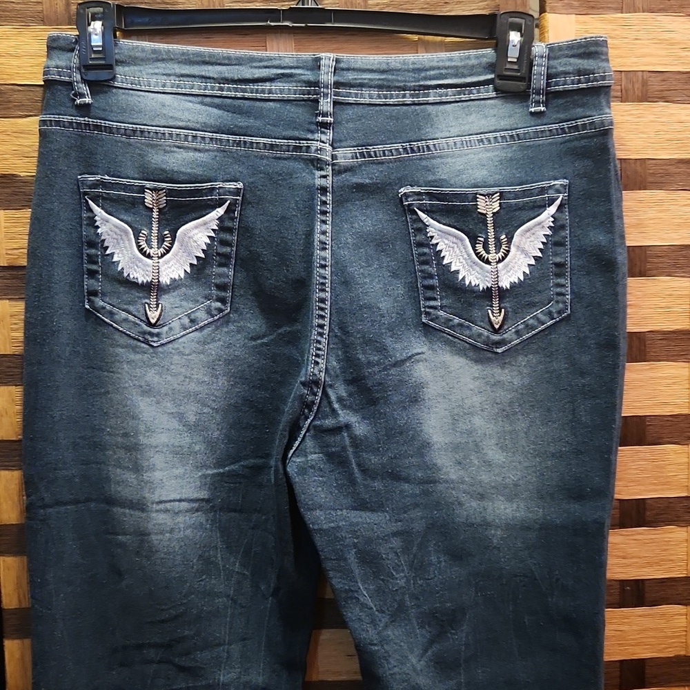 NWOT! Angel wing stretch jeans